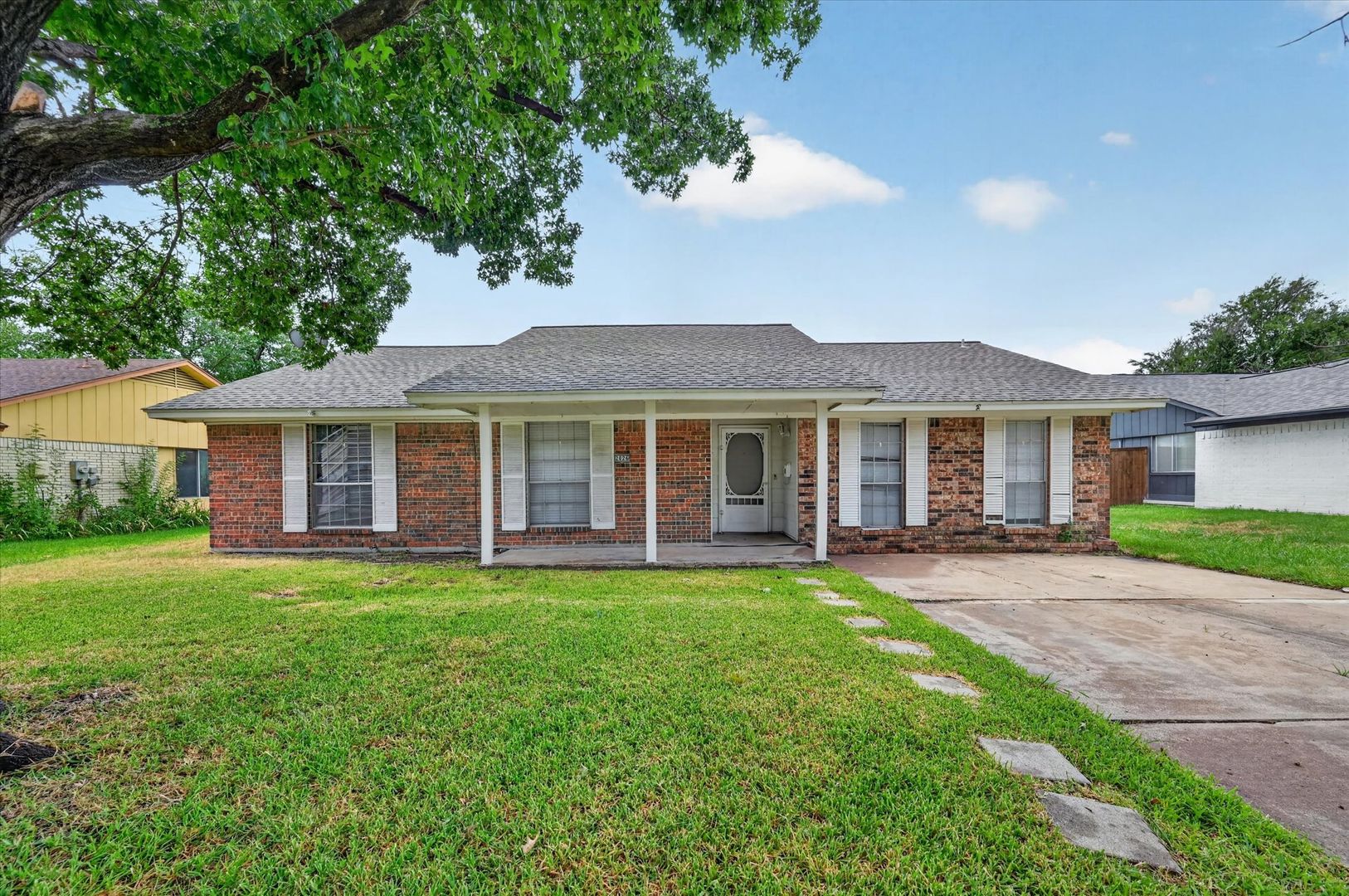 Carrollton House: 2026 Wedgewood Ln