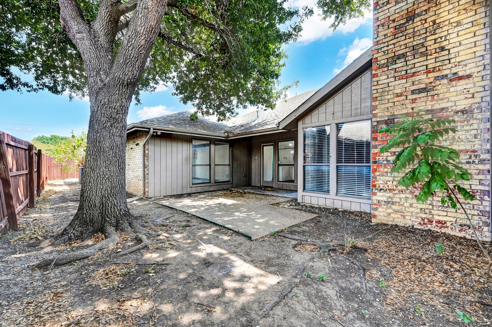 Dallas Apartment: 4011 Saint Christopher Lane