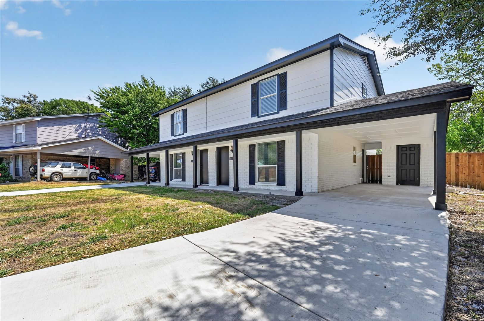 Richardson House: 620 Royal Crest Dr