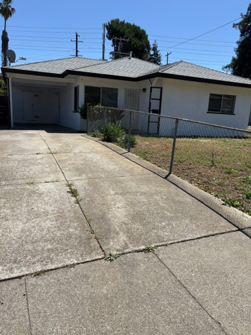Vallejo House: 924 Palou Street
