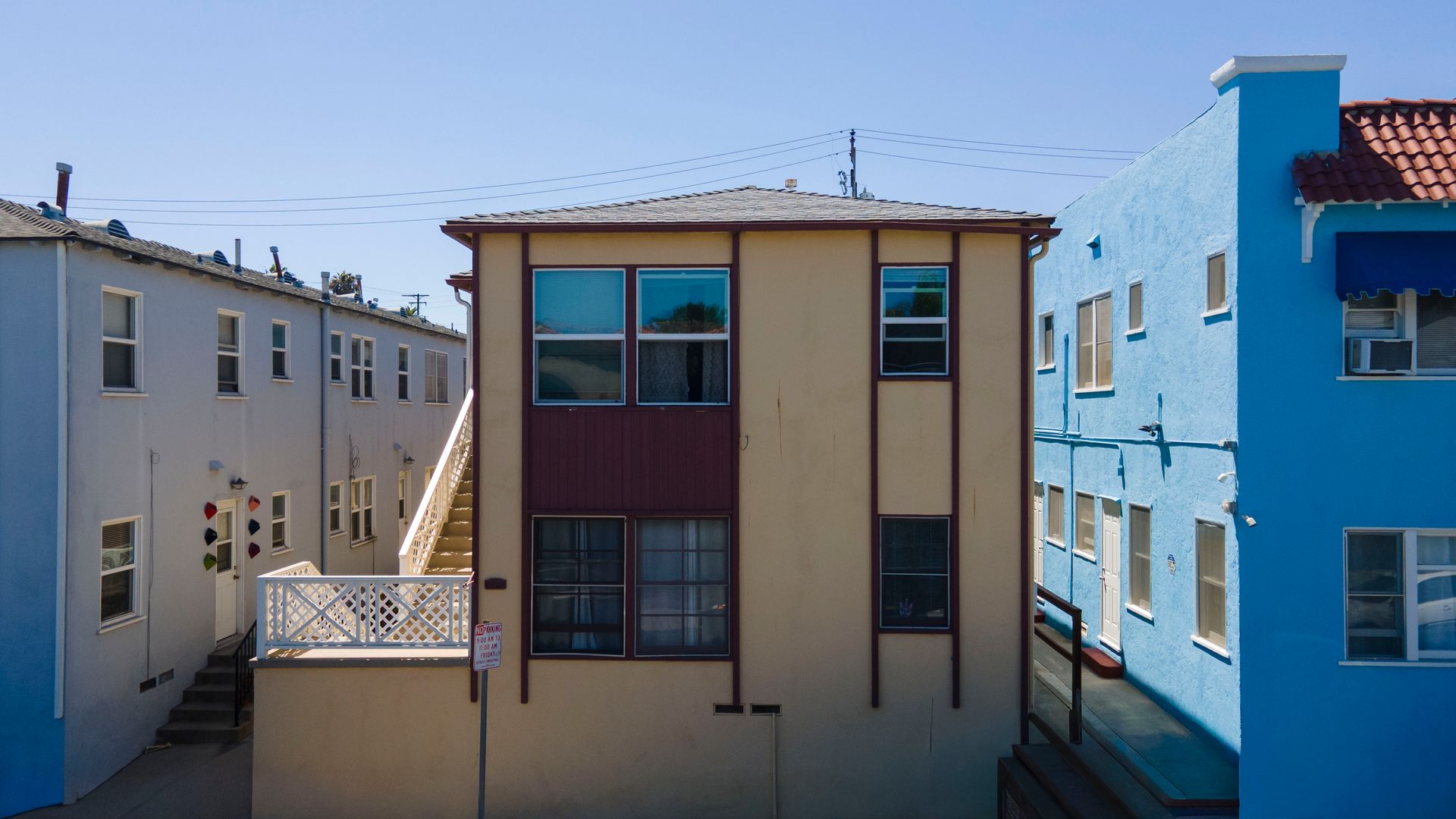 Long Beach Apartment: 45 Roswell Ave