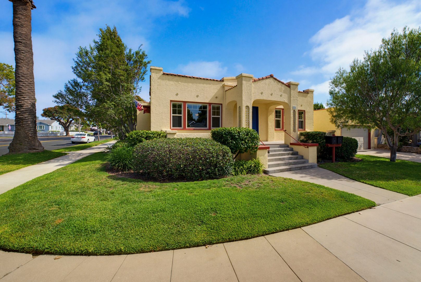 Huntington Beach Apartment: 828 11th Street