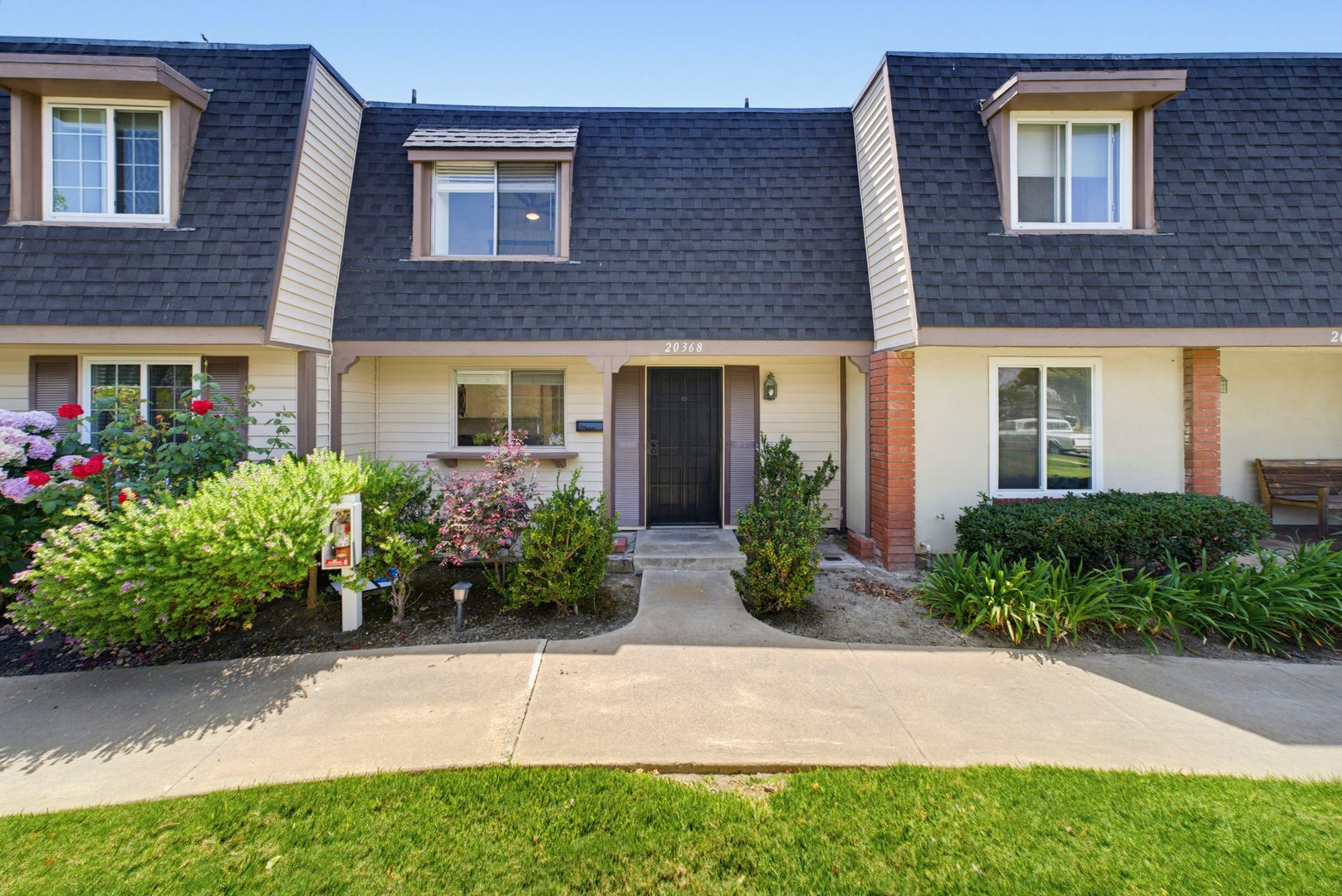 Huntington Beach Townhome: 20368 Flora