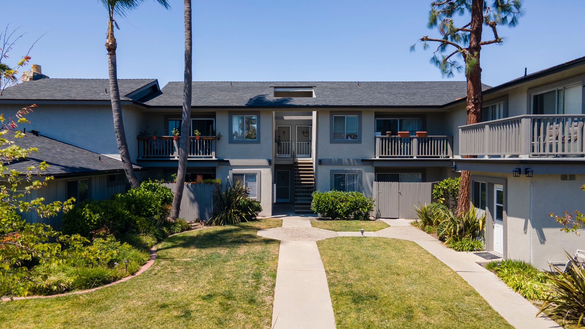 Huntington Beach Apartment: 16192 Malaga