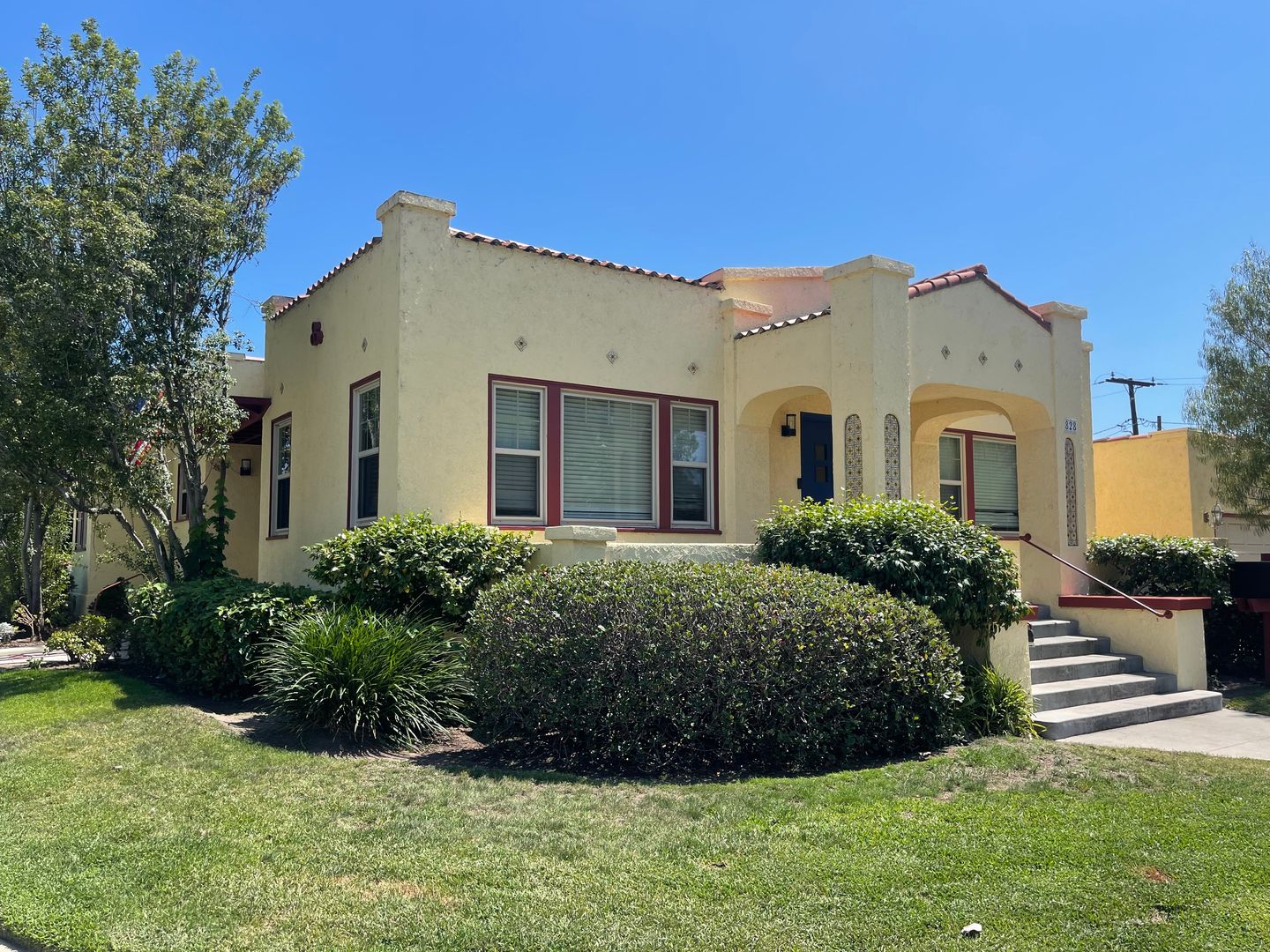 Huntington Beach Apartment: 828 11th Street