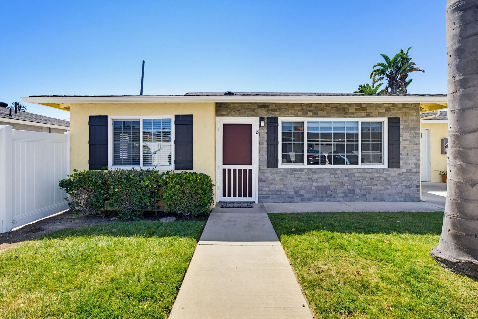 Huntington Beach Apartment: 720 WILLIAMS ST