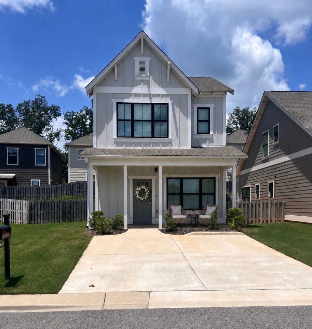 Irondale House: 4142 Prentice St