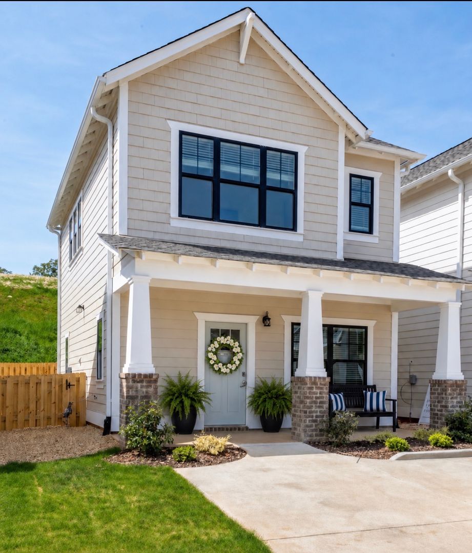 Pelham House: 105 Huntley Drive