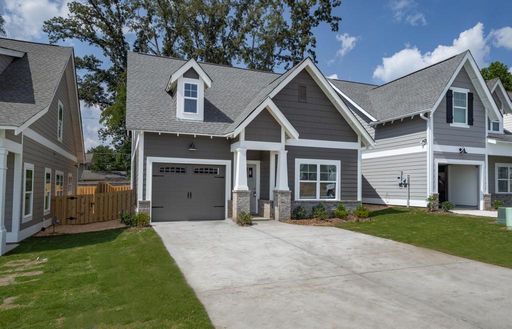 Spacious 3 Bedroom Home with Bonus Room – photo 1