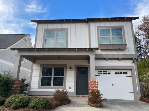 Spacious 3 bedroom home with garage and fenced backyard! – photo 1
