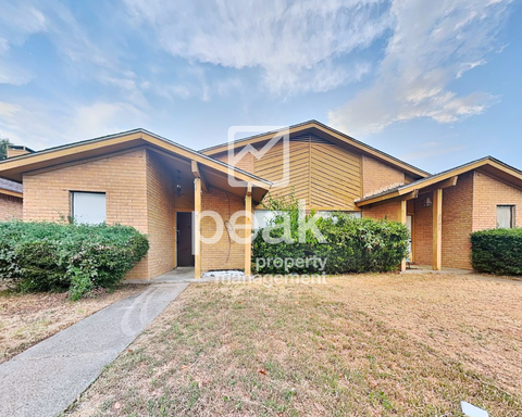 $1,475! 2/Bed1.5Bath duplex in Arlington! – photo 1