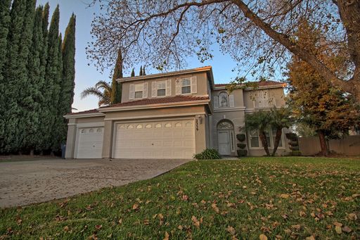 Spacious 4-Bedroom Tracy Home with Loft, 3-Car Garage & Landscaping Included – photo 1