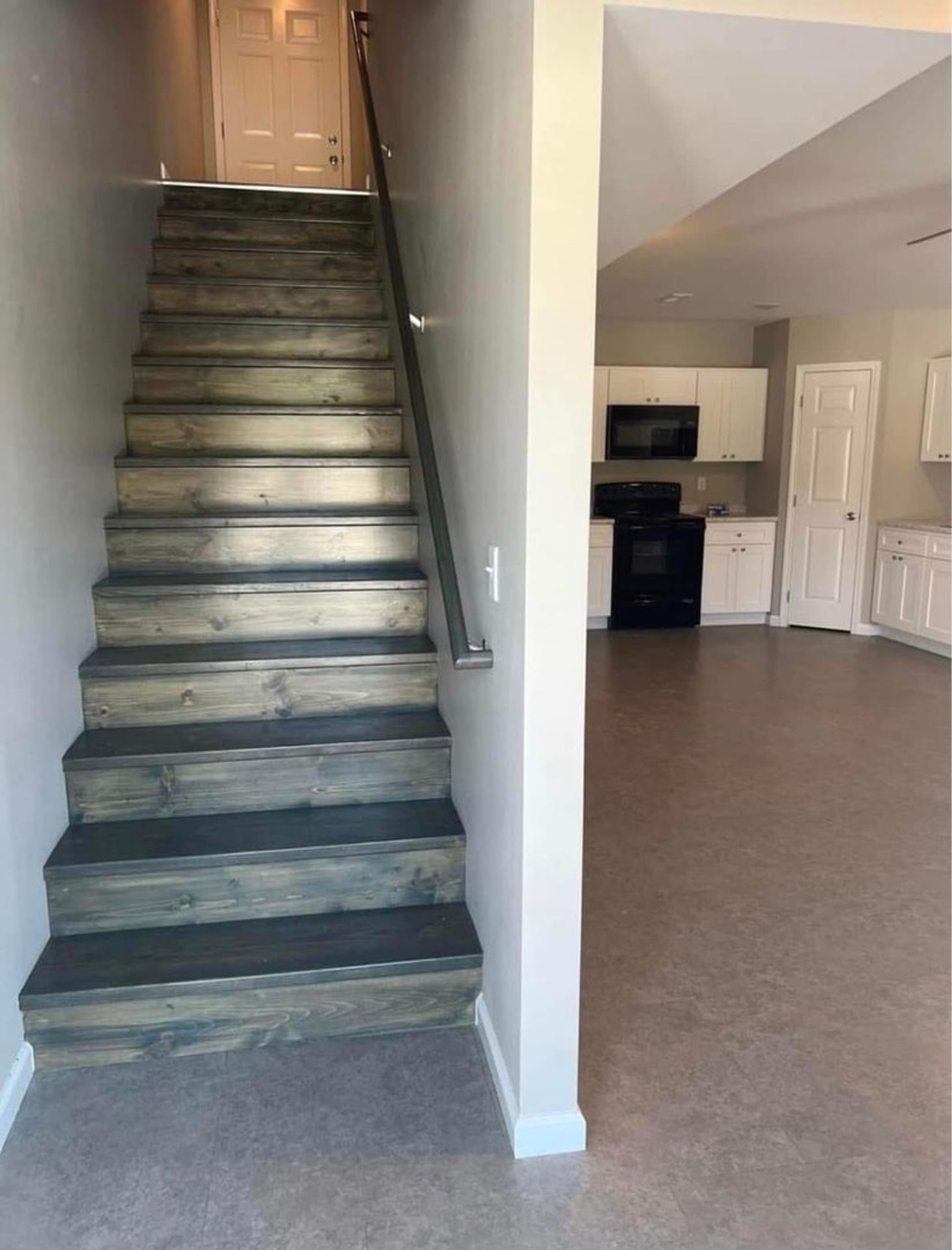 2 bed, 1.5 bath Townhouse