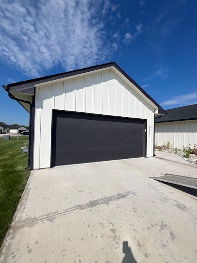 Wichita Multiplex: 5217 S Chase Cir