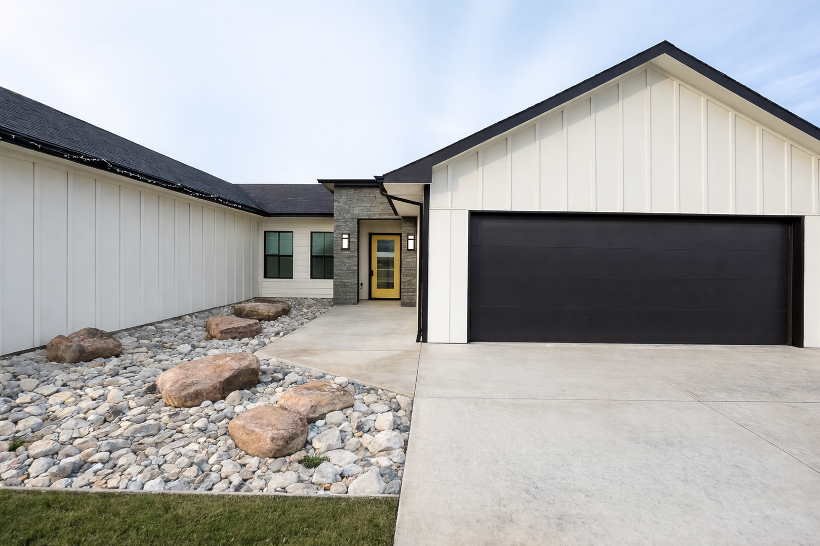 Wichita Apartment: 5204/06 S Chase Cir