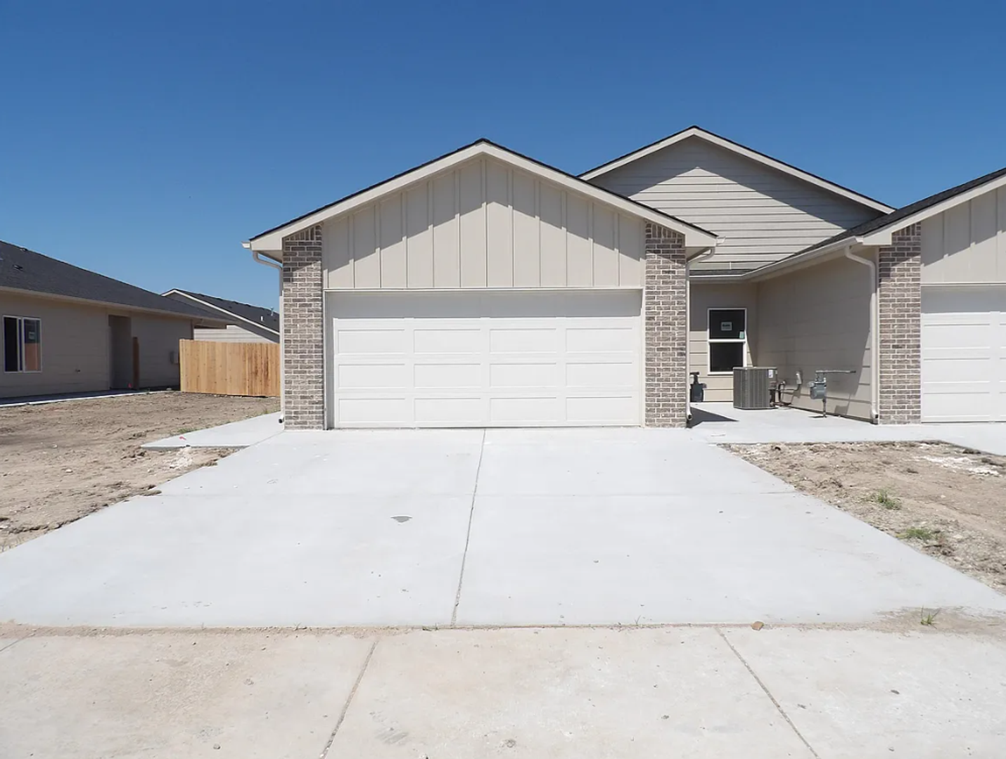 Wichita Apartment: 206/08 N Mendocino St