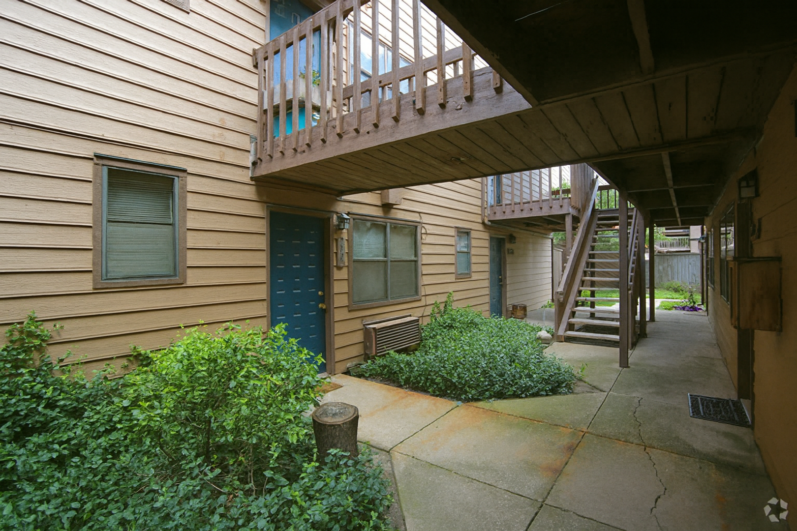 Wichita Apartment: 9320 E Osie St