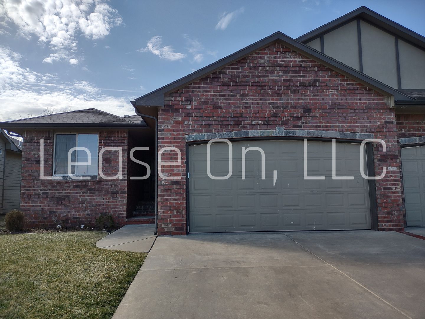 Bel Aire Apartment: 7413/17 Summerside