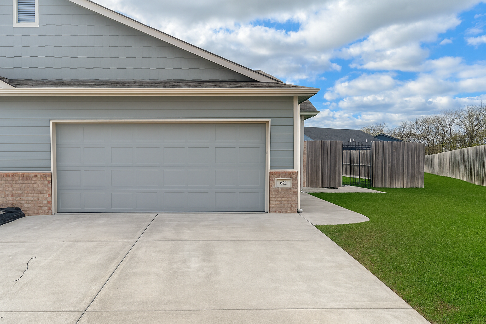 Kechi Apartment: 619/21 N Grandstone St