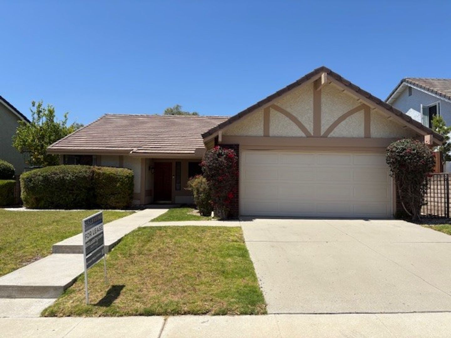Thousand Oaks House: 2133 Laurelwood Drive
