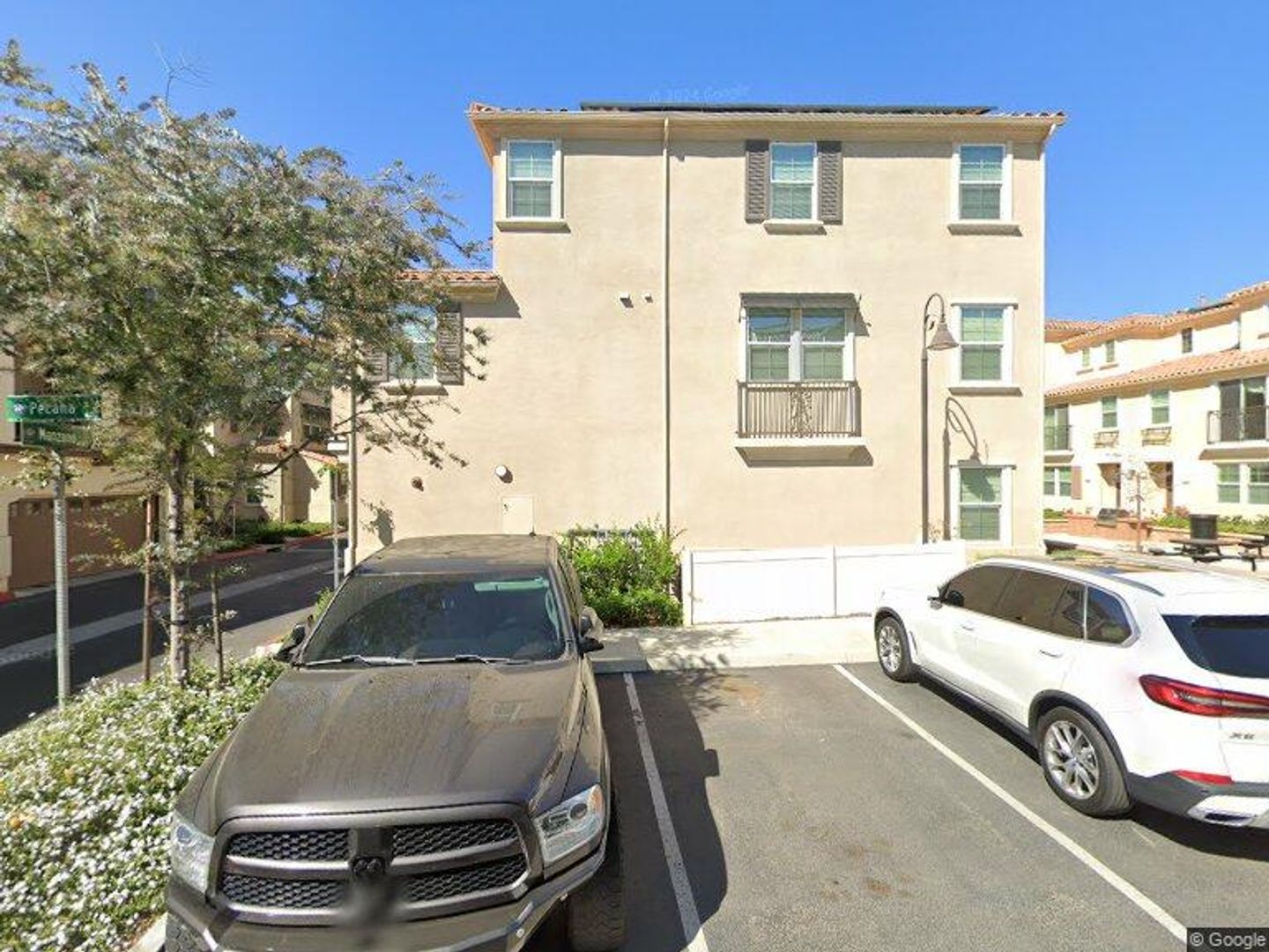 Camarillo House: 465 Pecana Street