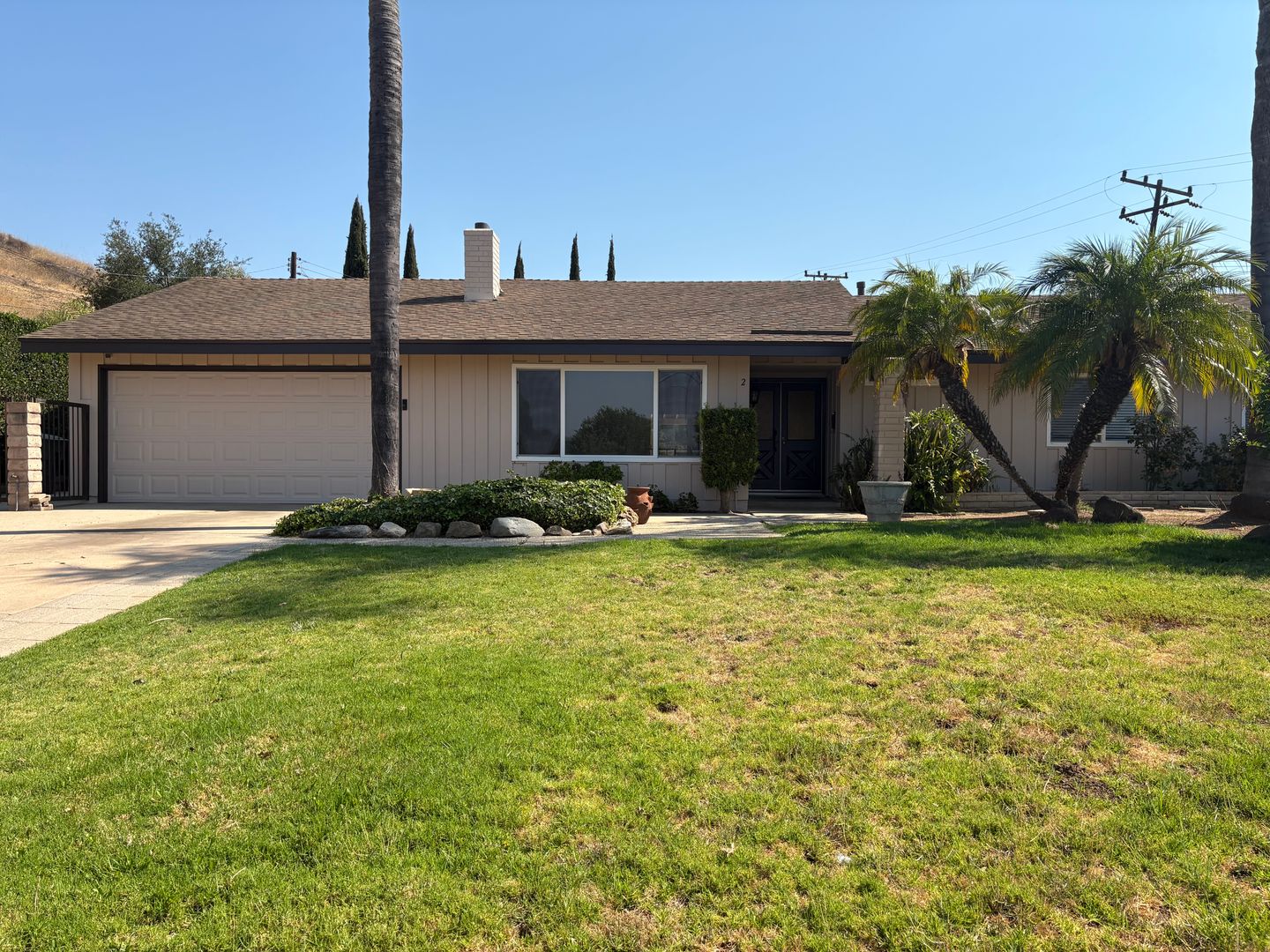 Thousand Oaks House: 2 Marimar St