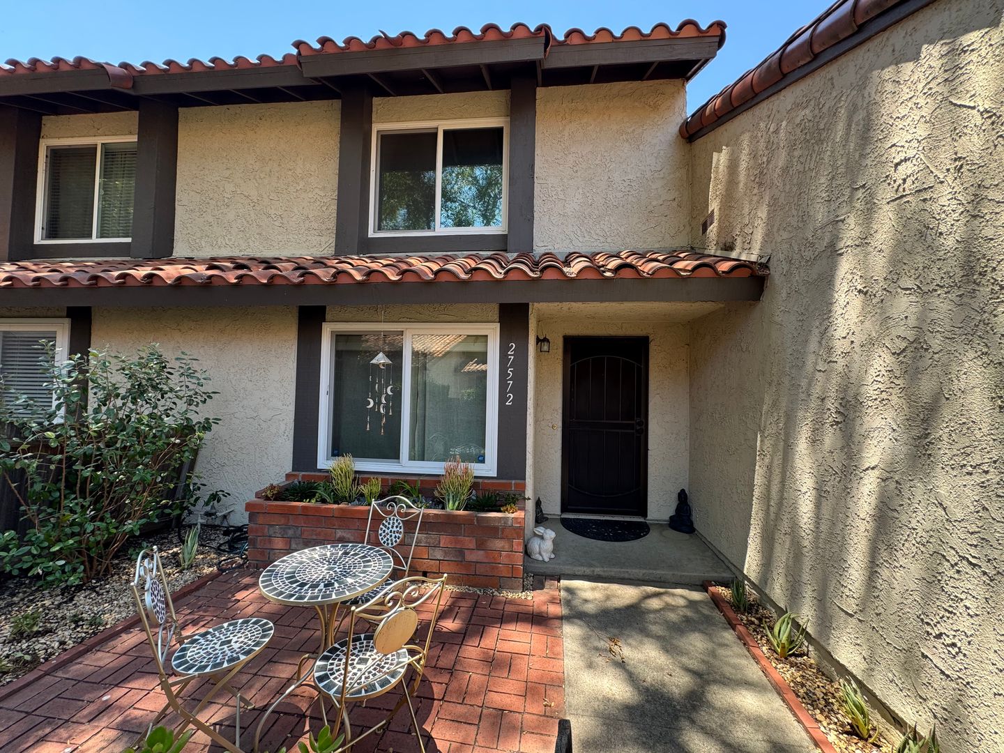 Agoura Hills House: 27572 Rondell Street