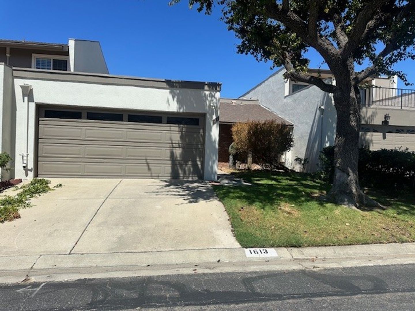 Camarillo House: 1613 East Dockside Lane