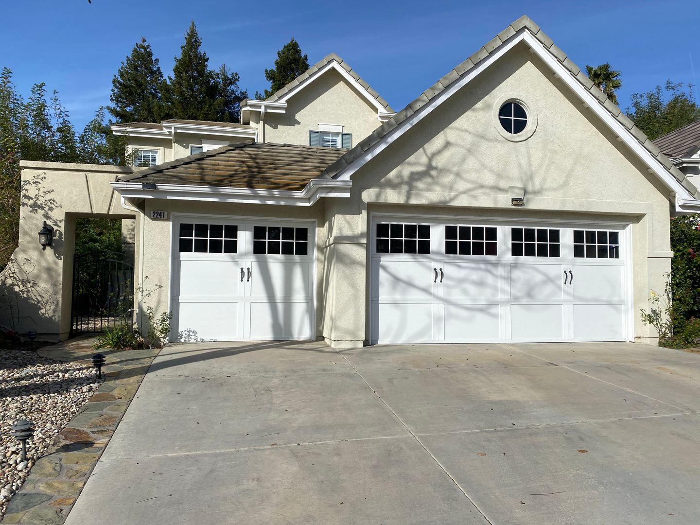 Thousand Oaks House: *2241 Rutland Place