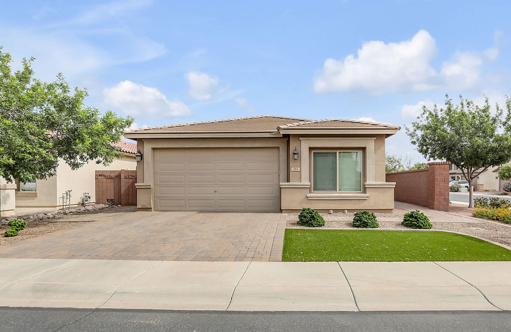 Queen Creek House: 784 W Leadwood Avenue