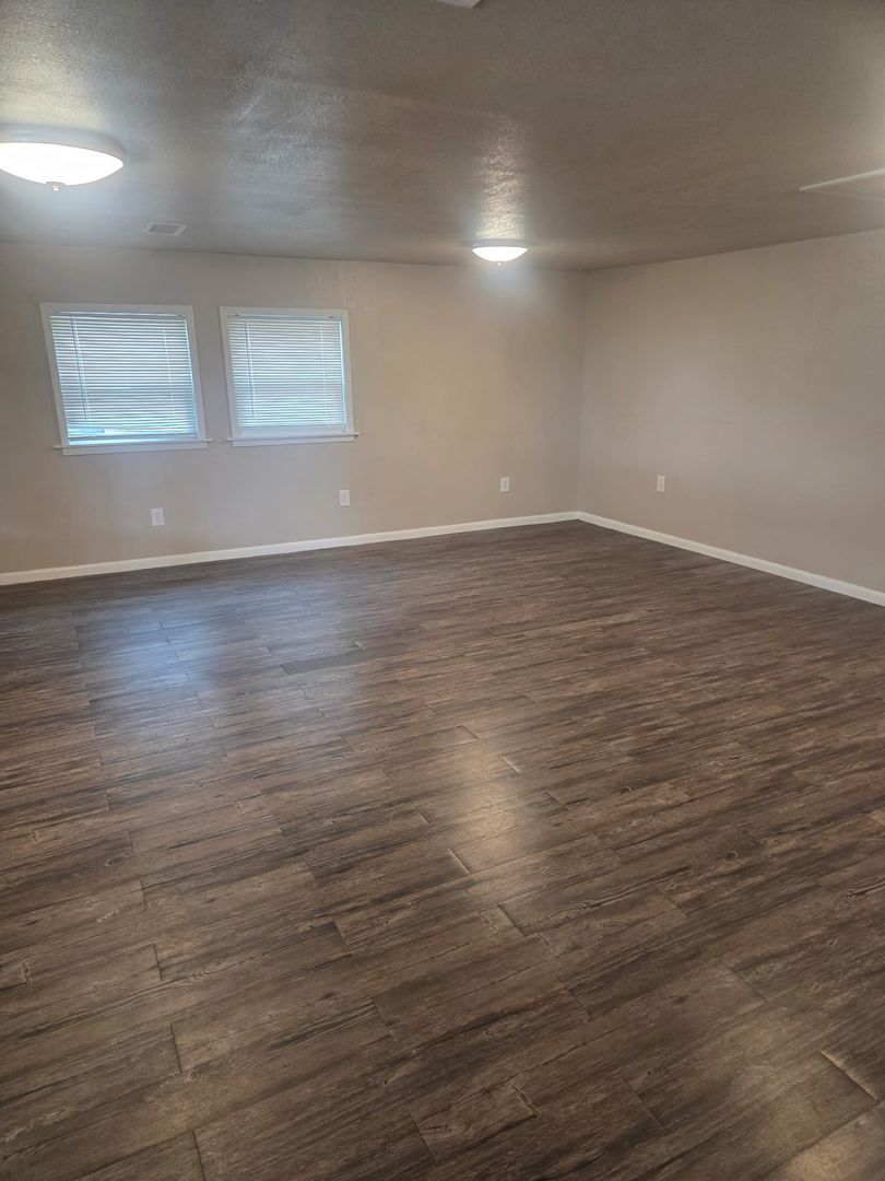 Amarillo Apartment: 1200 E St. Francis Ave