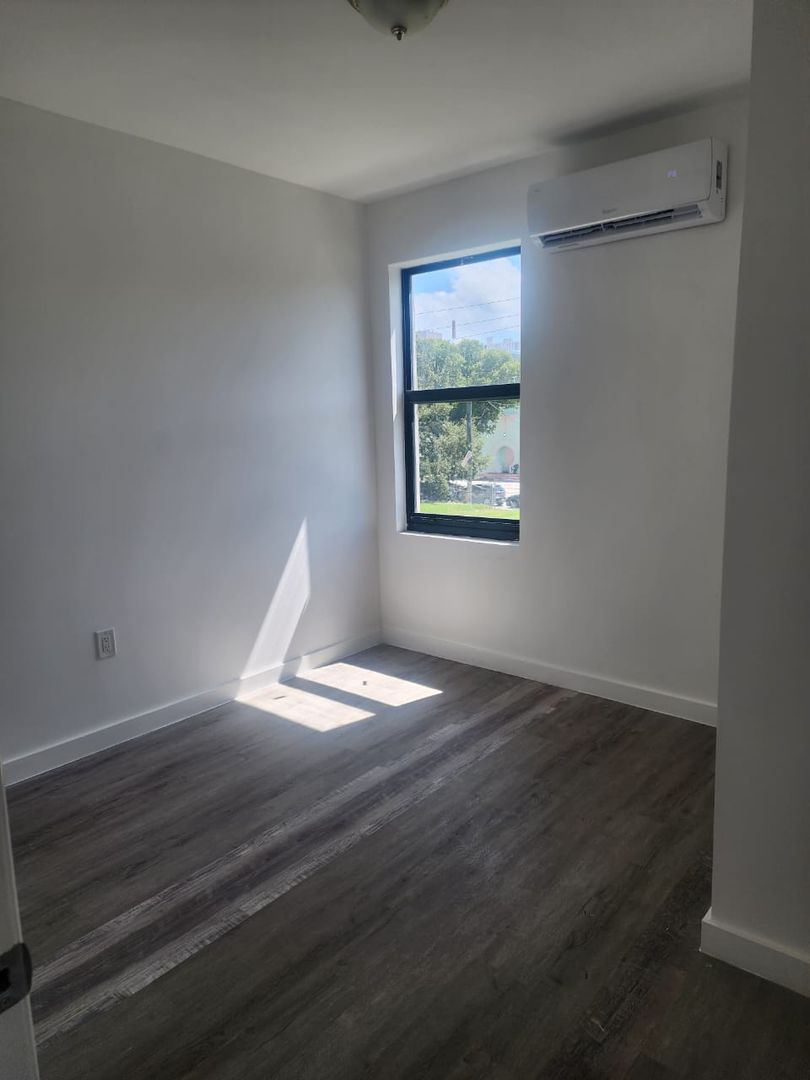 Miami Apartment: 539 SW 7TH CT