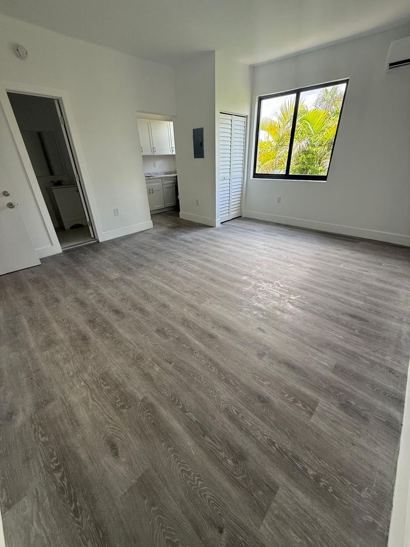Miami Apartment: 2961 SW 5TH ST