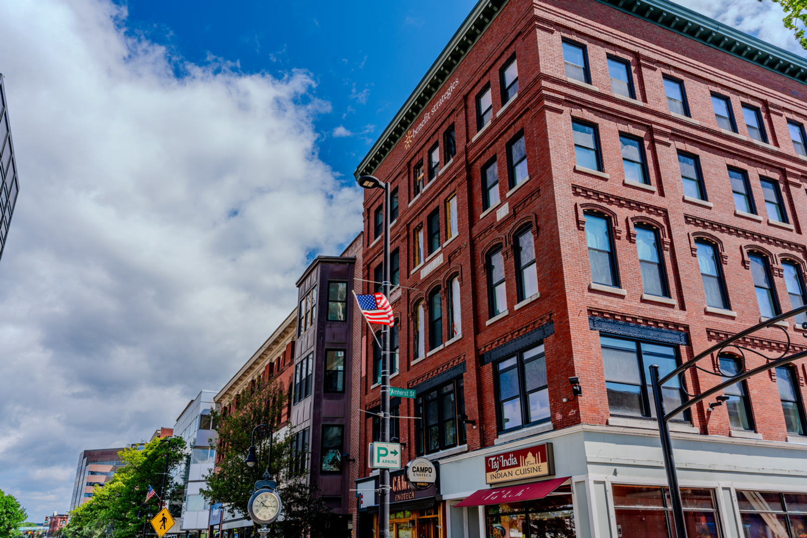 Manchester Apartment: 967 Elm Street