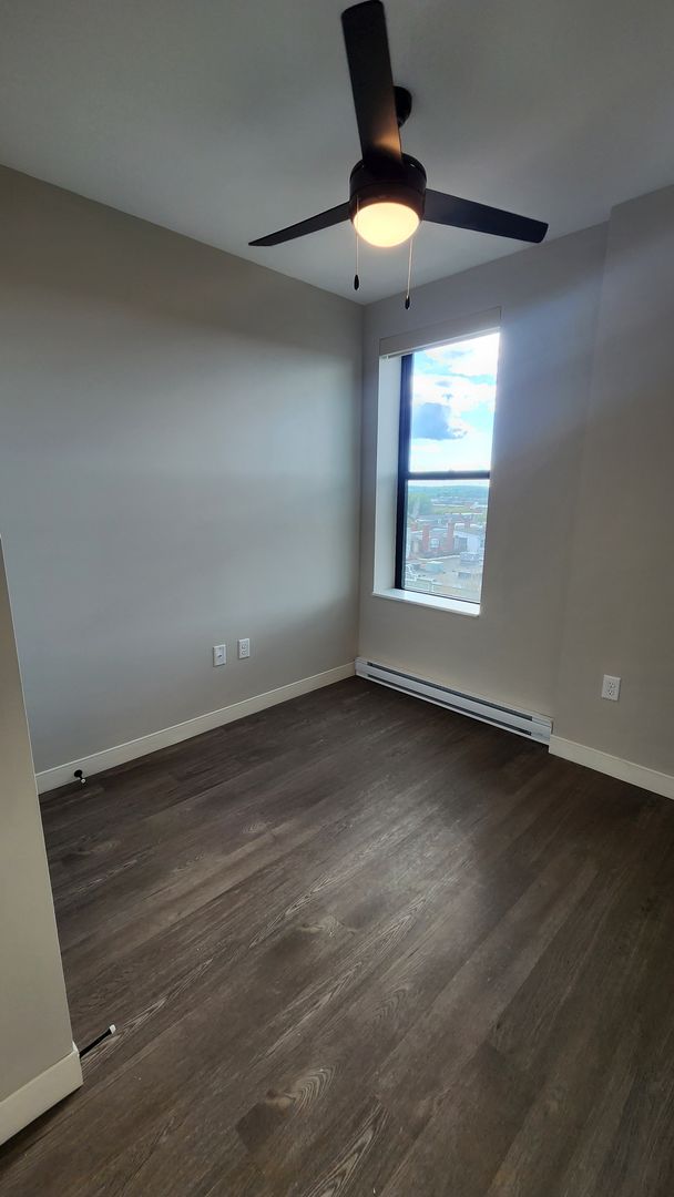 Premium Manchester Views, Lush Entry Zone - 5th floor - 1 bed/1 bath - $2200 - Downtown Elm St! 9 of 11