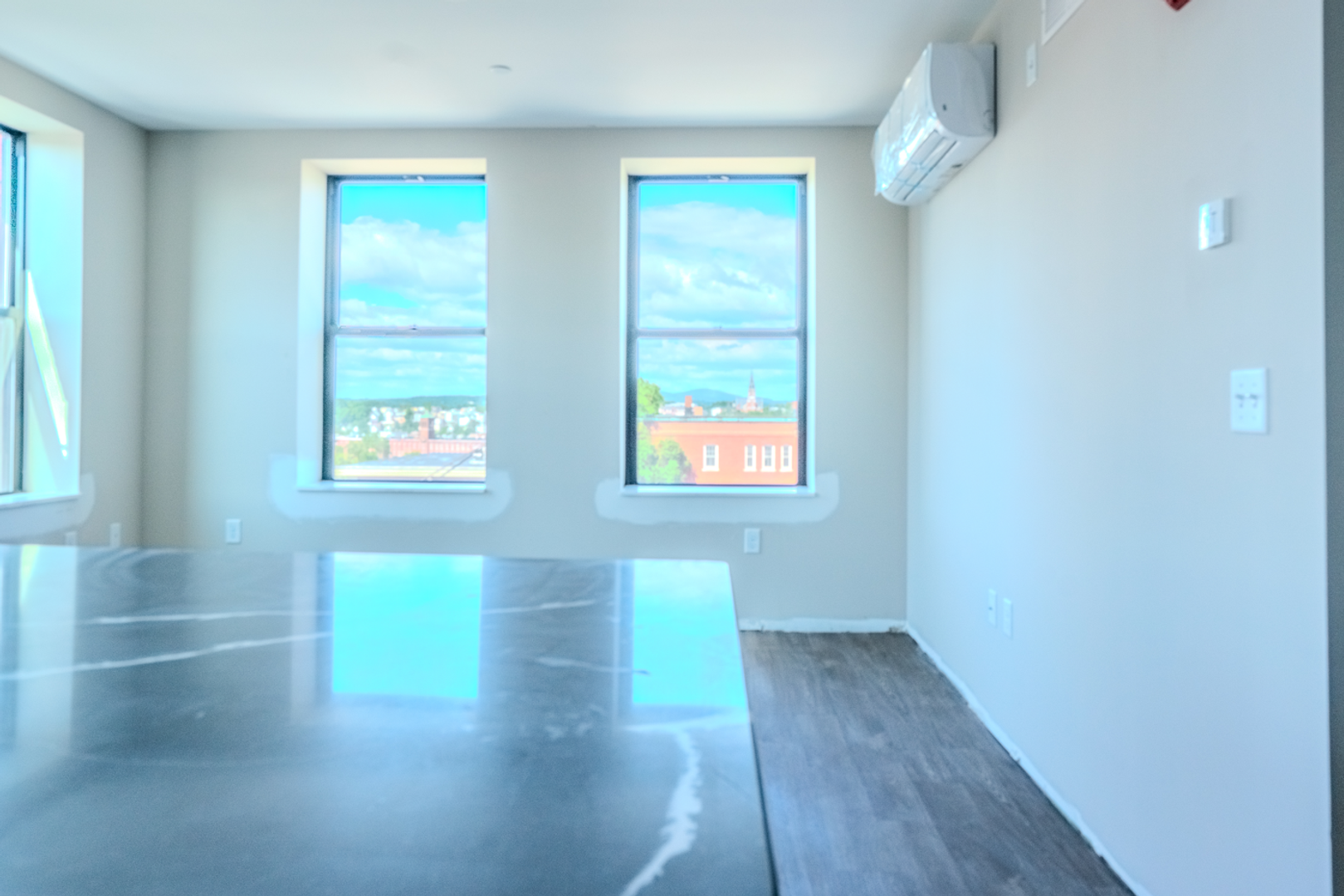 Manchester Apartment: 967 Elm Street