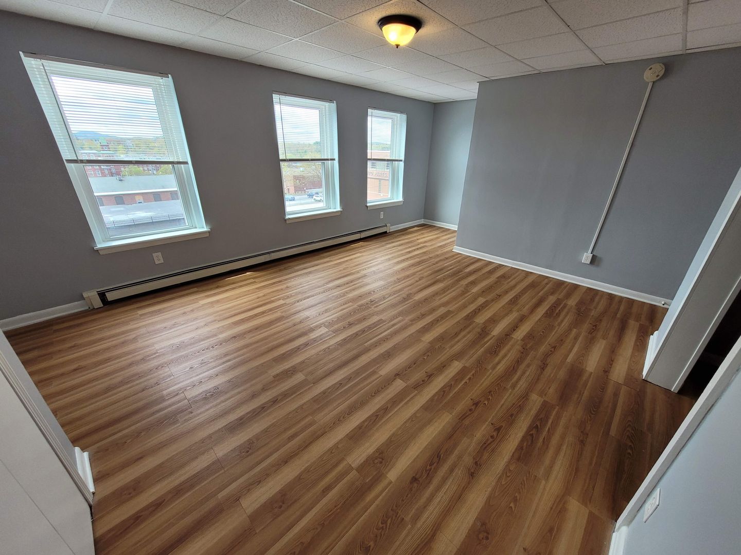 Manchester Apartment: 1358 Elm St.