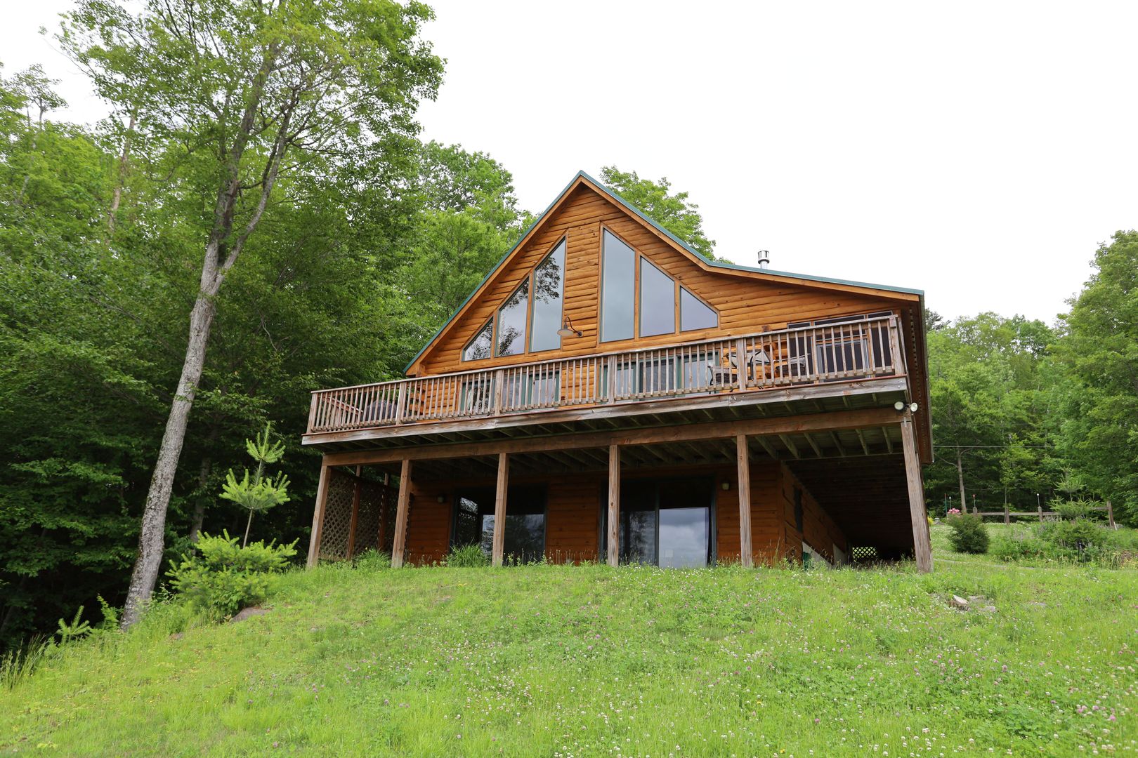 Groton House: 16 Mountains West Lane
