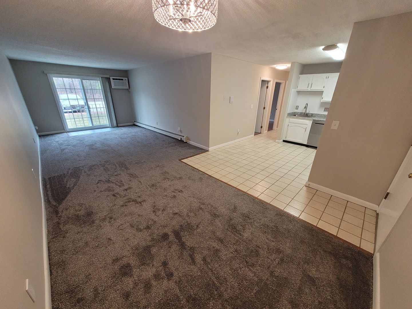 Manchester Condo: 377 Huse Rd. #3