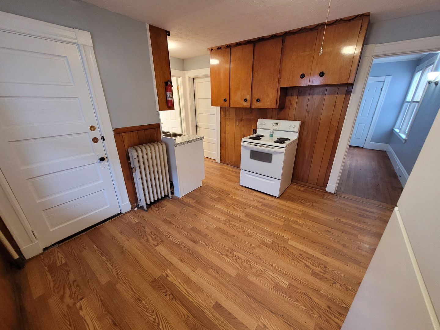 Manchester Apartment: 172-174 Laurel St