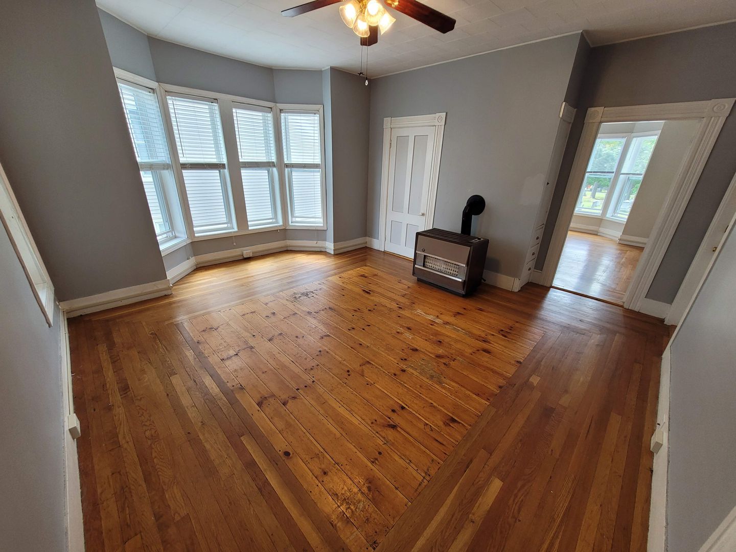 Manchester Apartment: 145 Pine St