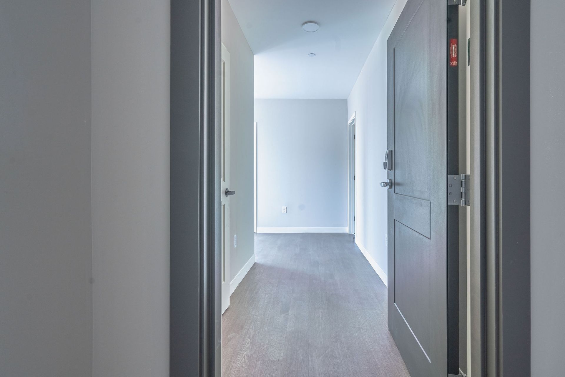 Corner Unit, Large Separate Living & Kitchen - 3rd floor - 1 bed/1 bath - $2595/mon - Downtown Manchester 4 of 12
