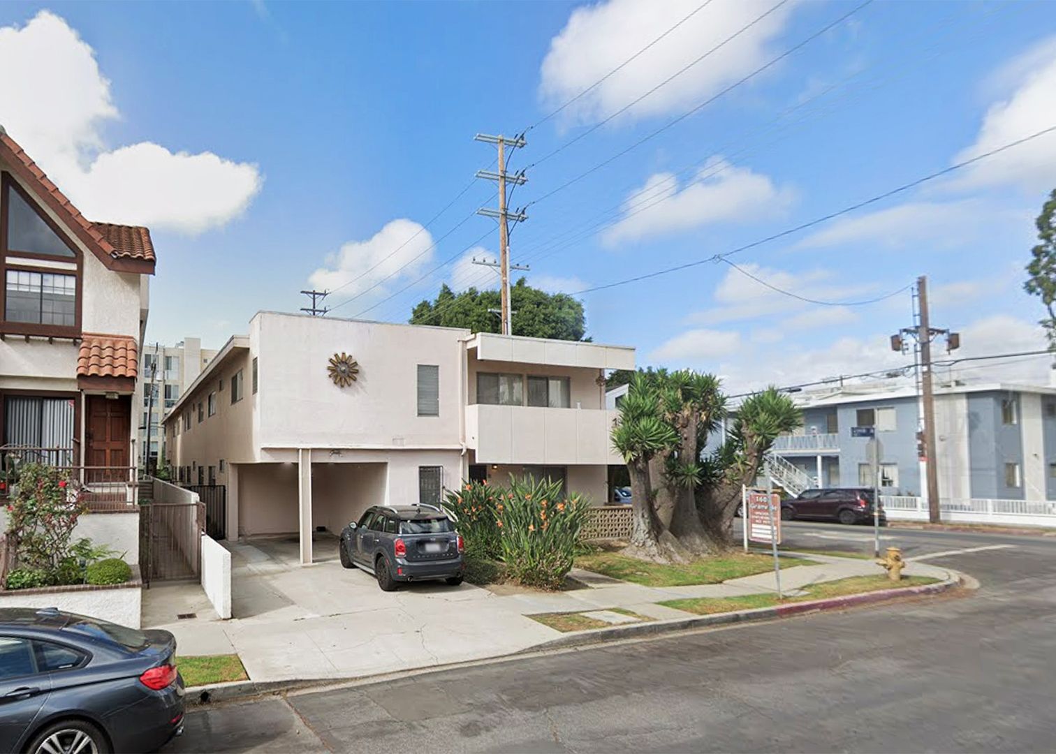 Los Angeles Apartment: 1603 Granville Ave