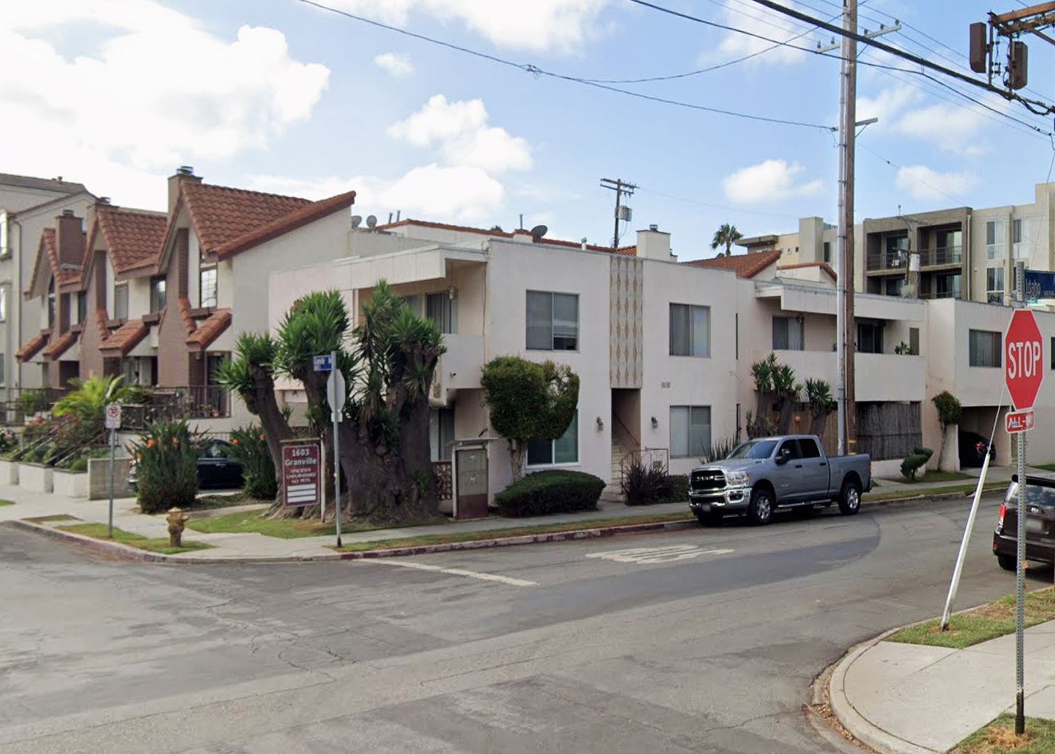 Los Angeles Apartment: 1603 Granville Ave