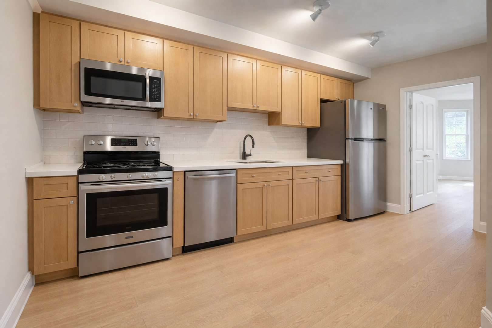 Philadelphia Apartment: 217 Christian St