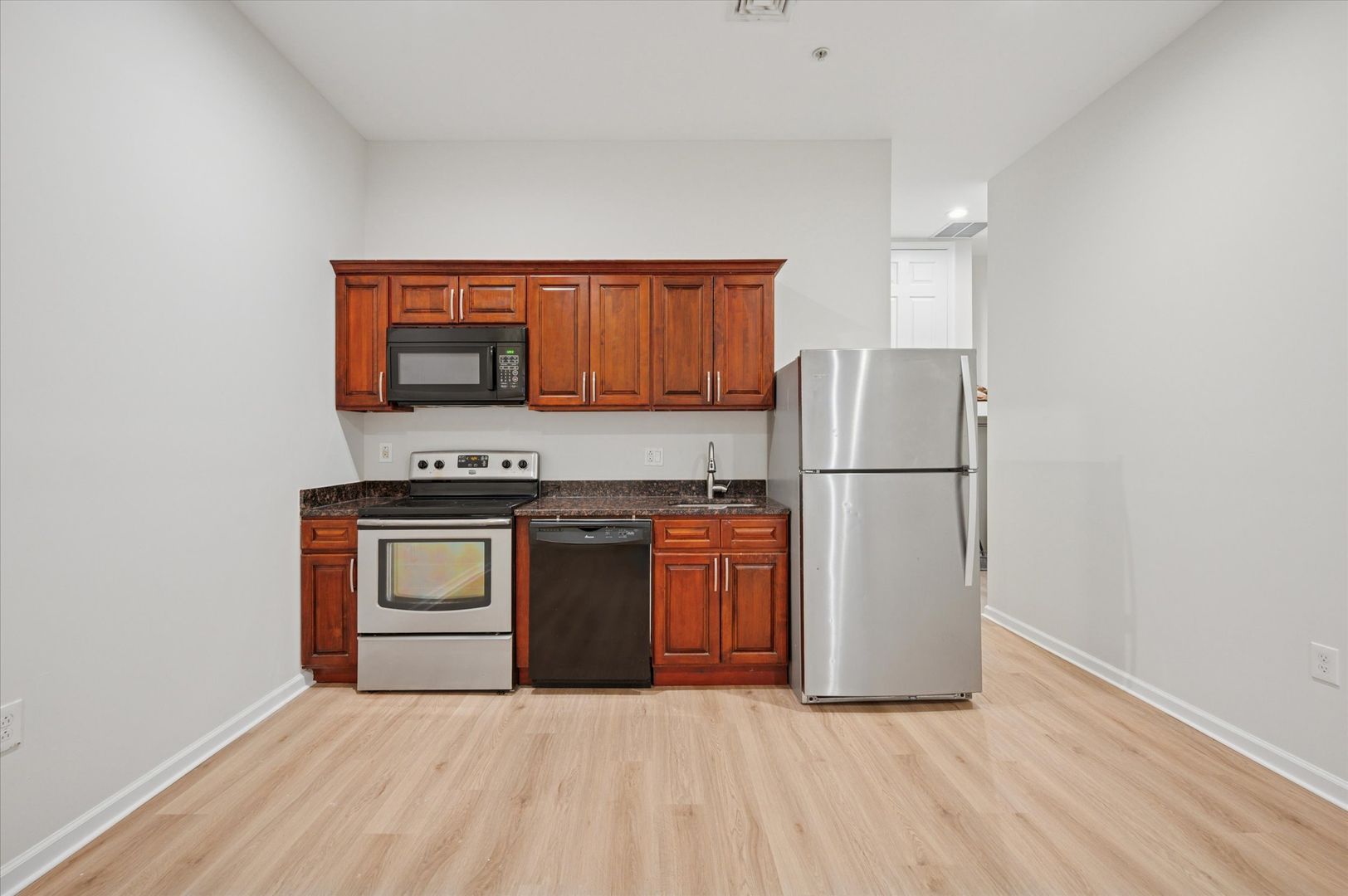 Philadelphia Apartment: 1204 Chestnut St