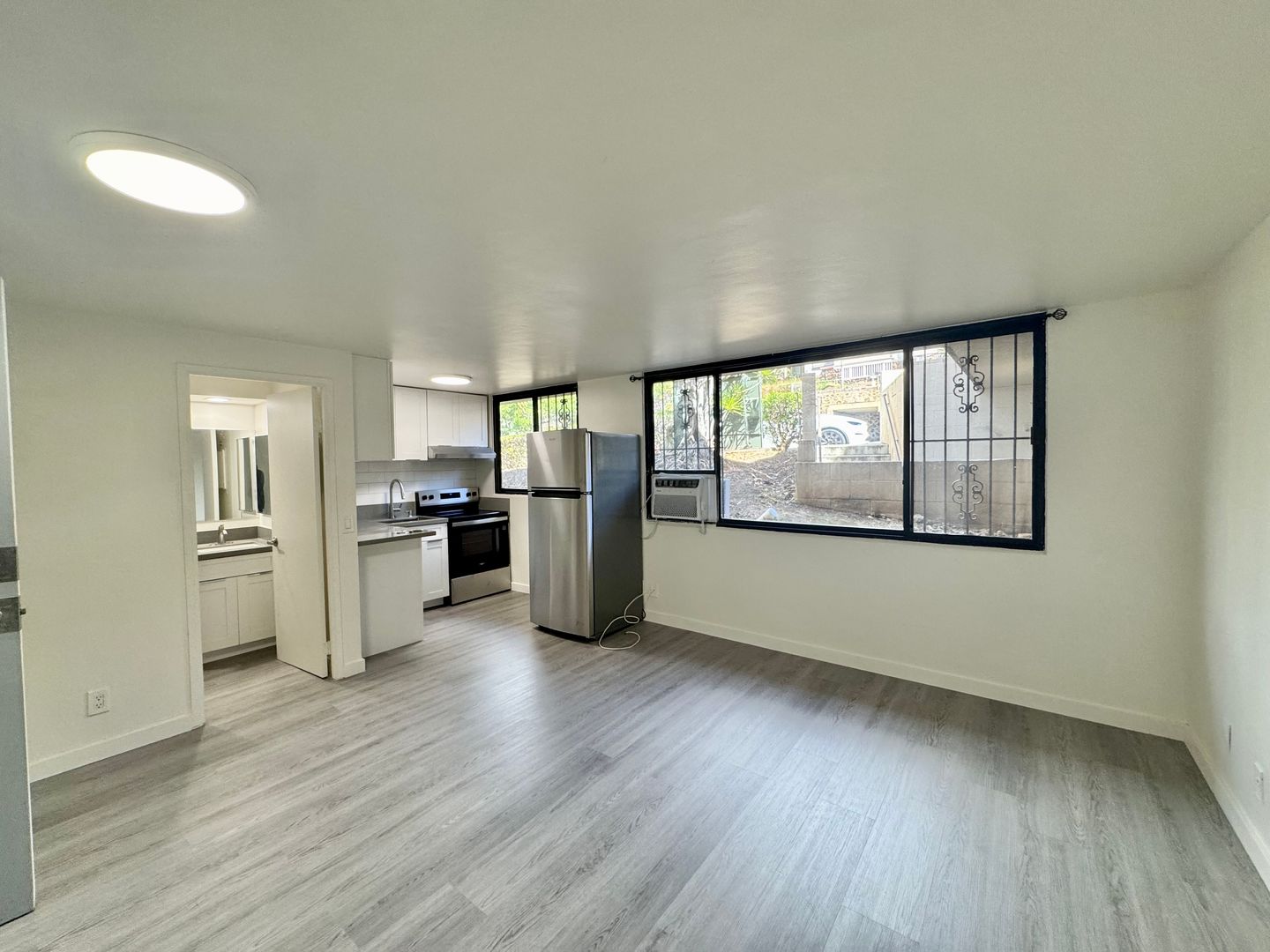 Honolulu Apartment: 245 Iolani Avenue