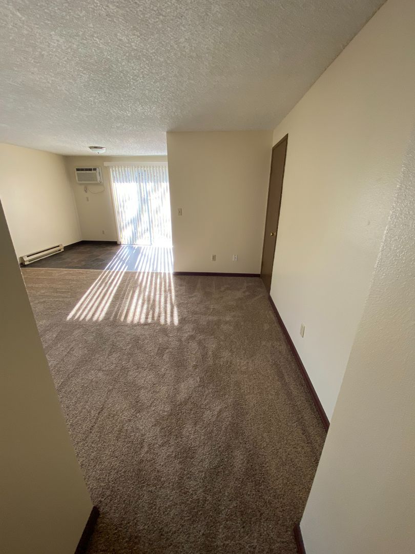 The Dalles Apartment: 1016-1030 W 8th Pl.