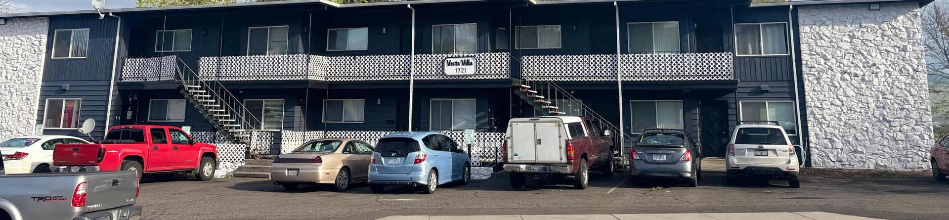 The Dalles Apartment: 1721 E 12th St.