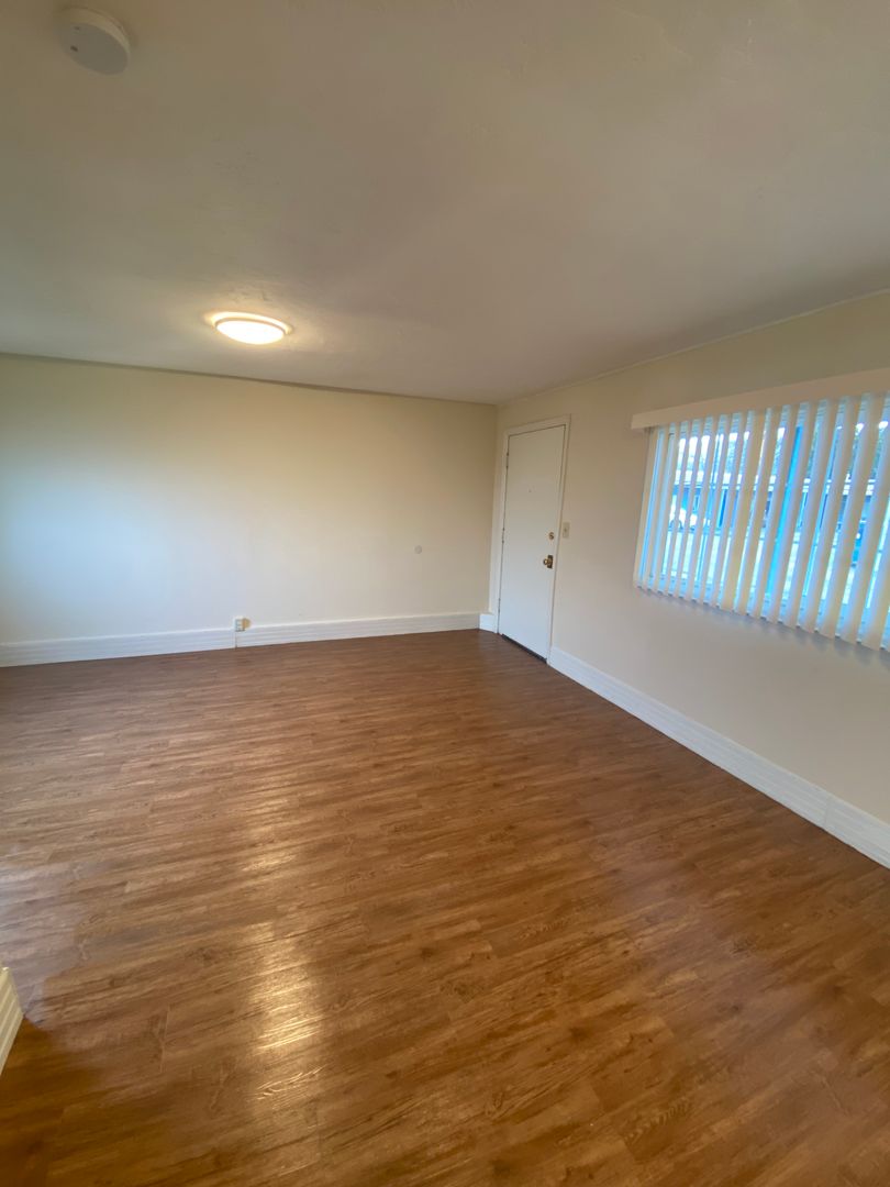 The Dalles Apartment: 3830 W 6th St.